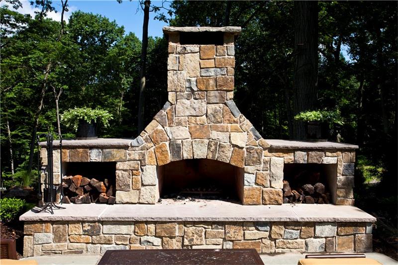 Patio, Outdoor Fireplace & Fire Pit 